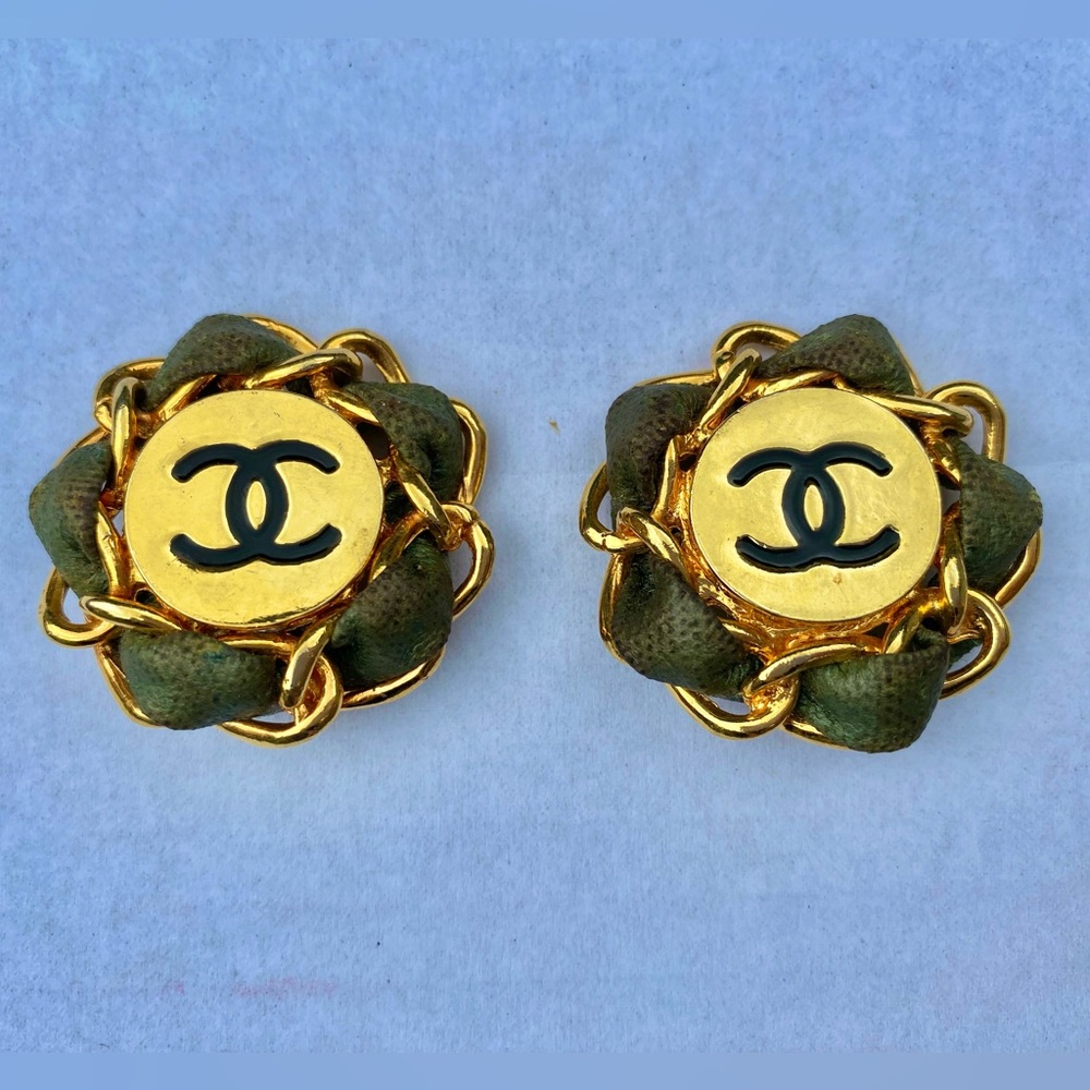 CHANEL Vintage Earrings Leather/Chain CC Clip On